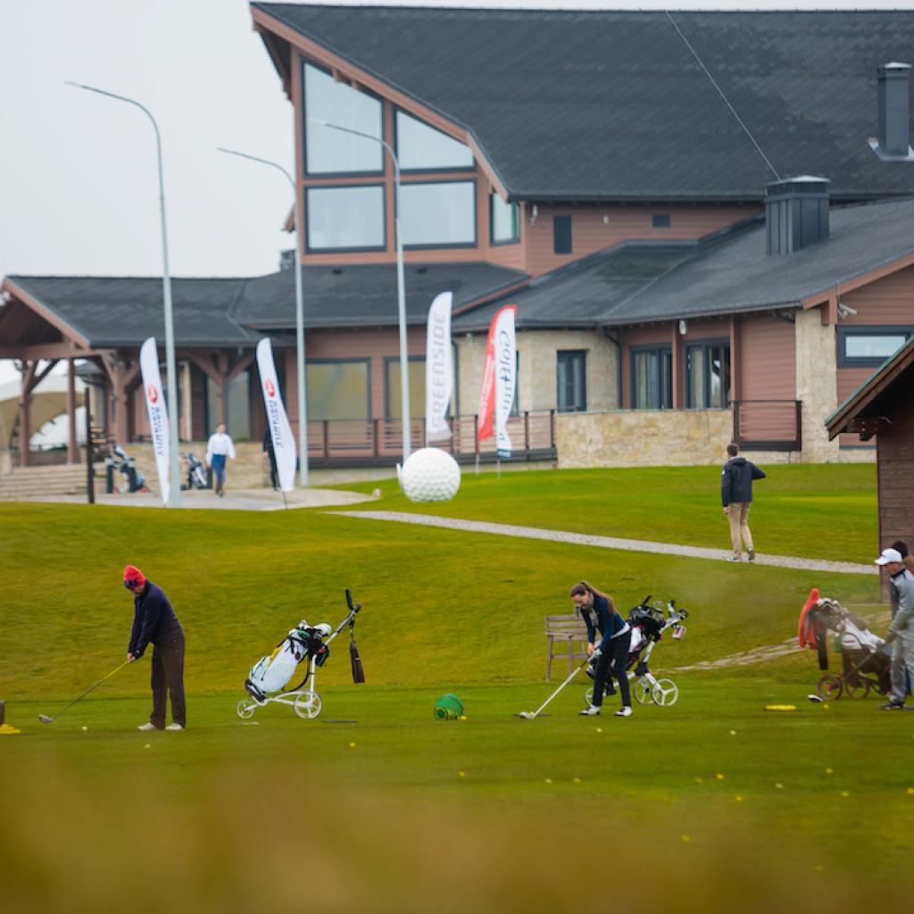 Gorki Golf Klubitalo I Lähialuematkat