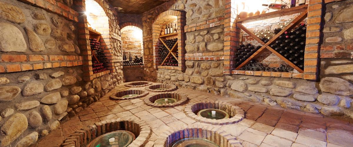 Perinteinen tapa valmistaa viiniä maanalaisissa kvevri-ruukuissa on Unescon suojelema. Viini kypsyy maanalaisissa kvevreissä