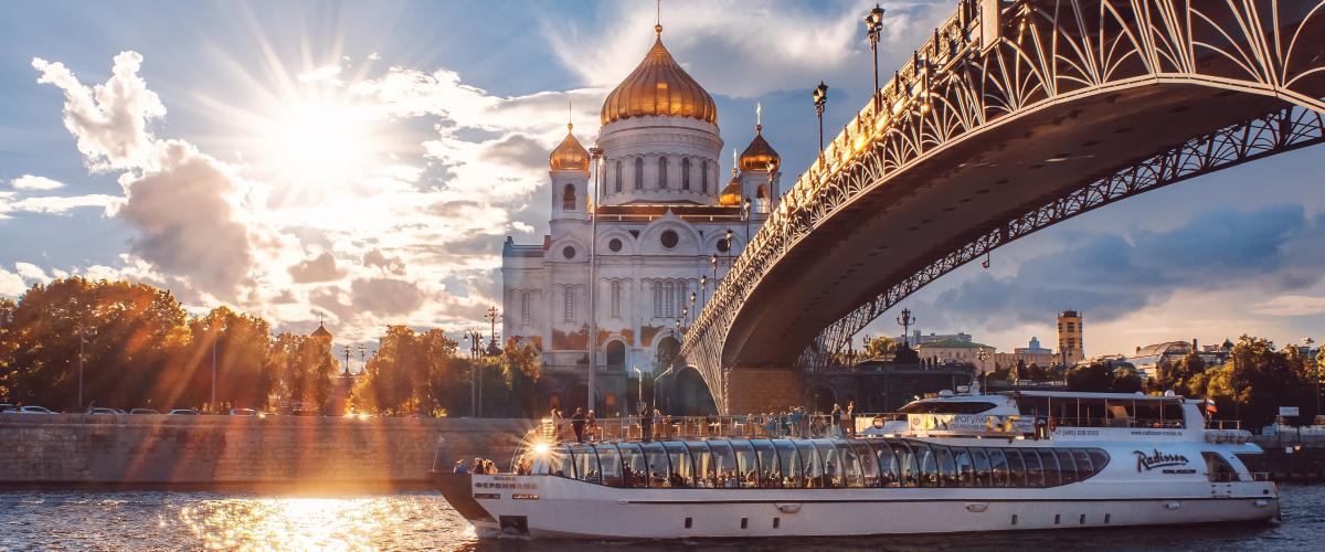 Moskovajoen risteilyllä ei jumiteta ruuhkissa. Risteily Moskova-joella_Lähialuematkat