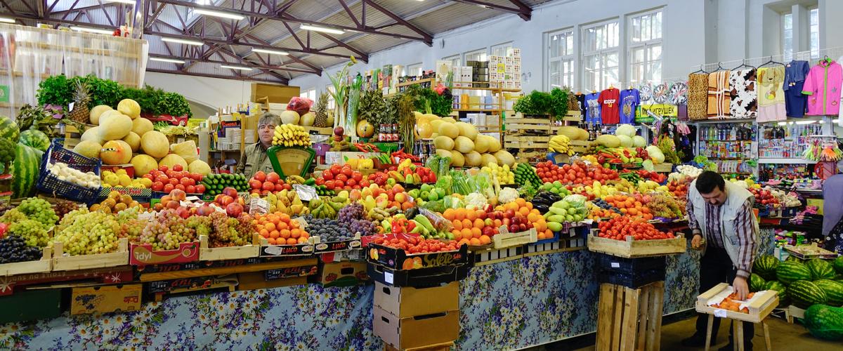 Viipurin kauppahalli palvelee kaupunkilaisia ja matkailijoita Viipuri kauppahalli