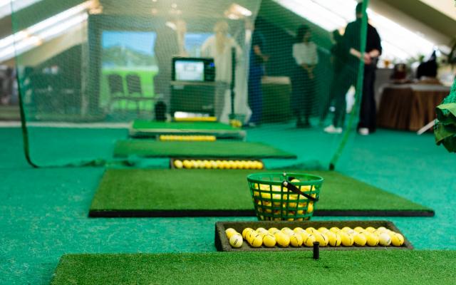 Simulaattori Gorki Golf Academy Pietarissa. Gorki Golf Academy