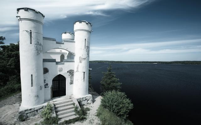 Ludwigsteinin hautamuistomerkki Monrepos´n puistossa