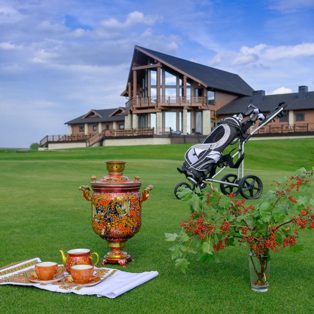 Gorki Golfin upea päärakennus I Lähialuematkat